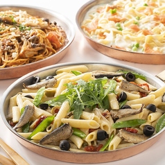 旬の食材を生かしたシェフこだわりのメニューが食べ放題!