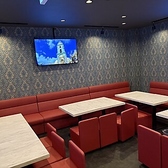 加熱式たばこ限定の分煙スタイルを採用し、店内環境への配慮を徹底しています。愛煙家の方にも配慮しつつ、食事を楽しむ方や初めて来店される方にも居心地の良い空間づくりを心がけています。グループ利用や宴会でも安心です。たばこが気になる方も安心して食事を楽しめるため、幅広い年代のお客様にご利用いただいています