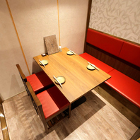 小人数から大人数まで対応可能！ゆっくりくつろげる個室