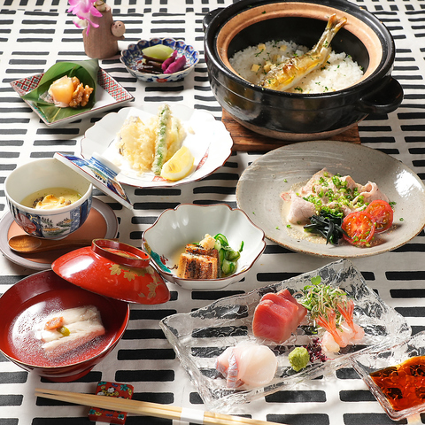 【完全個室】で、季節を感じながらゆっくり過ごす。ご接待に、友人との会食に。