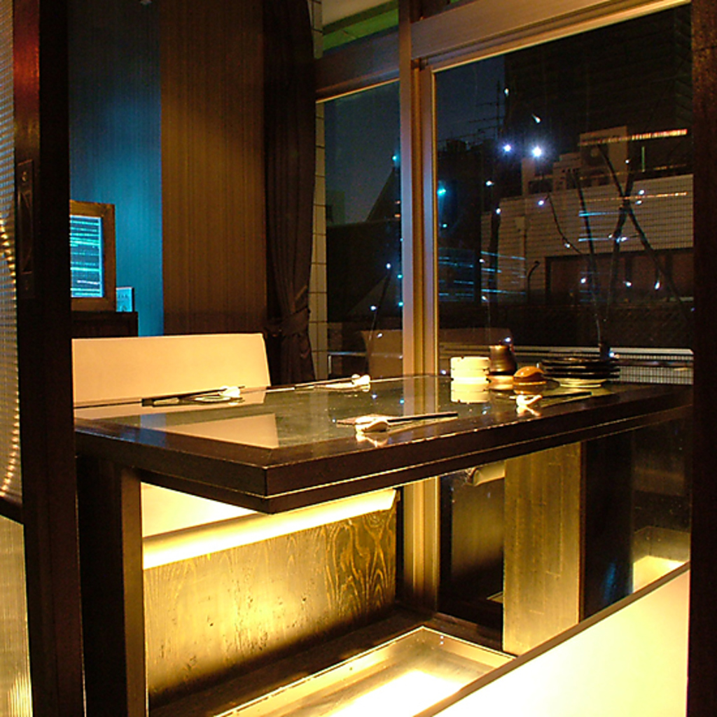 テーブル、掘りごたつの個室充実！2人用カップル席～宴会最大50名様まで！