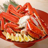 北海道といえばカニ！タラバとズワイ食べ比べは贅沢に２種類を味わうことができます。