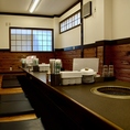当店では、最大16名様までご利用いただける完全個室をご用意しております。プライベートな空間で、周囲を気にせずリラックスしながらお食事をお楽しみいただけます。心地よい雰囲気の中、ぜひごゆっくりとお寛ぎください。個室利用は６名様以上からお願いします。