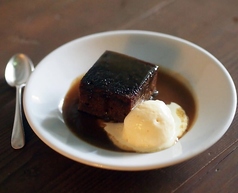 スティッキー トフィー プティング&キャラメルソース(バニラアイスクリーム添え/クロテッドクリーム添え)