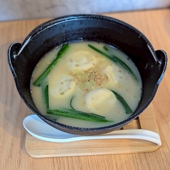 濃厚鶏白湯の肉汁水餃子(4個)