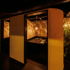 【2名様からOK！完全個室】古民家風の造りはまどろみの時間を演出。自慢の創作料理で最高の時間をお過ごしください♪2次会、会社宴会、打ち上げ、同窓会、歓送迎会など大型宴会も対応可能です♪各種ご宴会に最適な飲み放題付コースはリーズナブルなコースから豪華内容のコースまで豊富にご用意！ご予約・ご相談承ります！