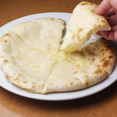 チーズナン（甘口）　Cheese Nan