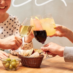 ワインの酒場 ディプント 梅田店の特集写真