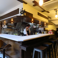 当店は分煙で、カウンター席のみ加熱式たばこOKです！