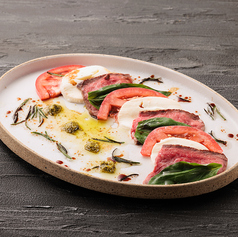 贅沢なひと口で味わう至福の瞬間が楽しめる料理の数々！