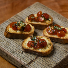 ミニトマトとバジルのブルスケッタ