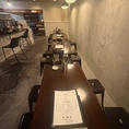 テーブルを結合すれば、会社の同僚やグループでの飲み会にぴったりなお席になります。