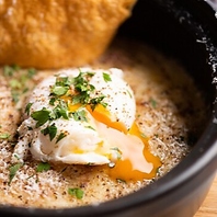 お酒の進む「前菜盛り」や、こだわりの「土鍋リゾット」