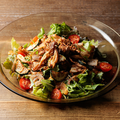 自家製ドレッシングと季節野菜のサラダ