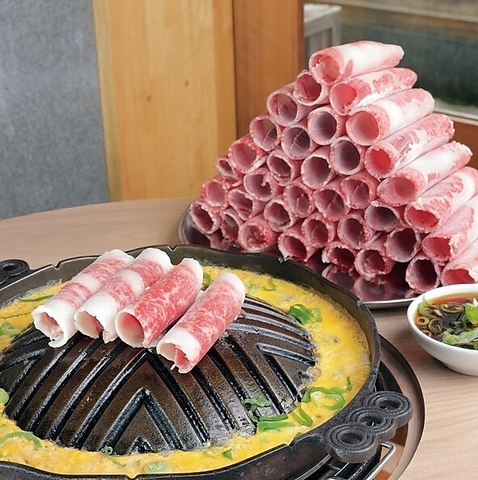 四条駅徒歩4分！薄切りの国産黒毛和牛を薬味たっぷりの自家製ダレで楽しむ韓国風焼肉