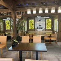 少人数向け席も多数♪