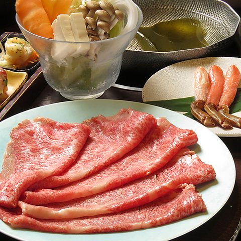 スタンプの押印数に応じて当グループで使用いただけます値引券と交換いたします。