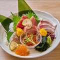 料理メニュー写真&nbsp;本マグロ入り刺身盛り合わせ