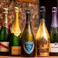 店内に並ぶ様々なお酒もお楽しみください