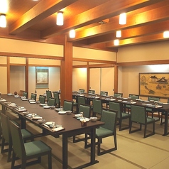 4Fのお座敷席は大きな宴会に最適。最大宴会人数は80名様です。大人数のご宴会にも安心してお使いいただけます。
