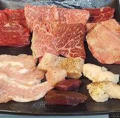 和牛ホルモン 牛とろ亭のコース写真