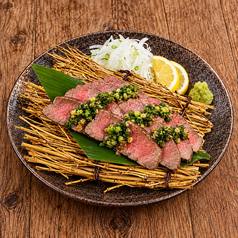 牛ももの藁焼き葱みょうがまみれ