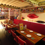 【ポップでカジュアル★】店内いたるところにアメリカン・アンティークやフィギュアの数々が！