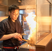 炭焼き専門 焼き鳥と馬刺し ひととき 梅田堂山店の雰囲気3