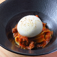 こだわりのパスタ！ブッラータチーズのボロネーゼ◎