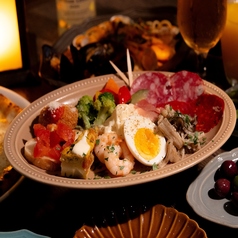 多種多様な前菜盛り合わせ！！