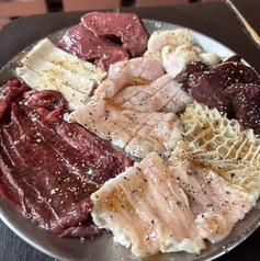 自慢のホルモン皿