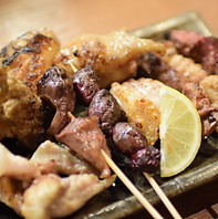 【茨木駅西口スグ】毎朝仕入れる鶏を炭火焼きで堪能。