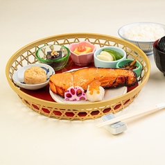 ランチで和食を味わう