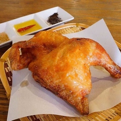 【羽六名物】丸鶏の半身素揚げ