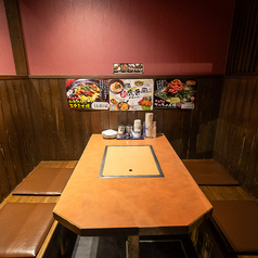 お二人様のご案内は掘りごたつの指定がなければこちらのお席にご案内いたいます。