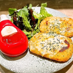 ハッシュドポテトのトマチーズ焼き