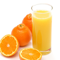 オレンジジュース／トマト／グレープフルーツジュース／ジンジャーエール／コカコーラ／ほか。