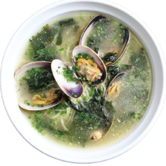 時間をかけて旨みを引き出したミチノイエ自慢の麺料理