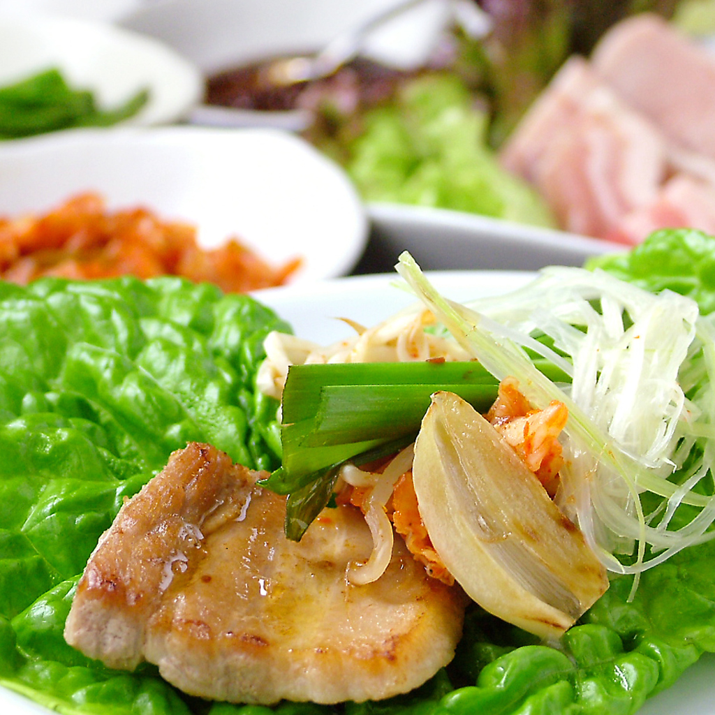 ●表面をカリッと焼いた黒豚カルビ×野菜！サムギョプサルが大好評です！ぜひご賞味ください☆