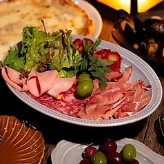 生ハム・サラミの盛り合わせ