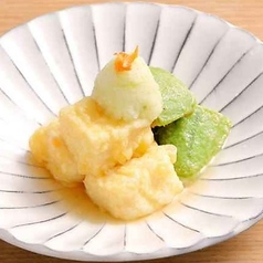 胡麻豆富とアボカドの揚げ出し