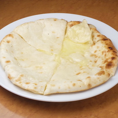 チーズナン（甘口）　Cheese Nan