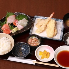 月～土（日祝以外）11：30～より営業♪