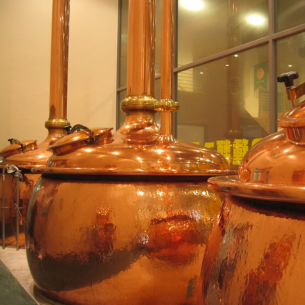 館内に併設されている醸造タンクで、常時出来立てクラフトビールをご用意！もちろん飲み放題も◎