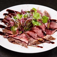 牛もも肉のローストビーフ