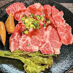 肉質に合わせた丁寧な「手切り」