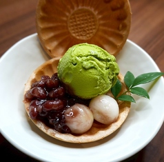 お抹茶アイスの白玉ぜんざい