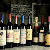 主にイタリアワインを、2500円からお手頃価格のものから高価で珍しいものまで豊富に取り揃えてます★