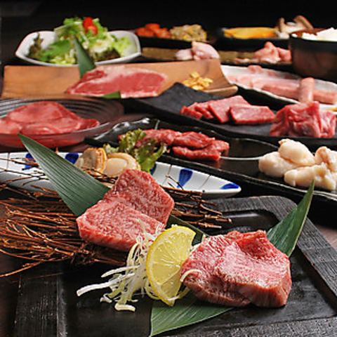 昭和レトロな街並みをイメージした焼肉店！国産牛など自慢のお肉をぜひご賞味ください