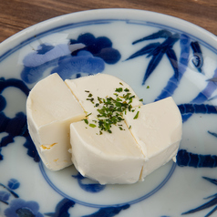≪日本酒との相性抜群！味噌とチーズのバランスが絶妙な一品≫クリームチーズの味噌漬け【500円（税込）】の写真